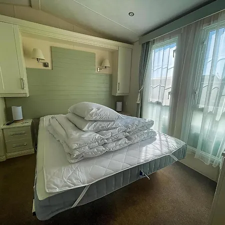 Lovely Caravan With Decking At Manor Park, Near Hunstanton Beach Ref 23034C Exterior photo